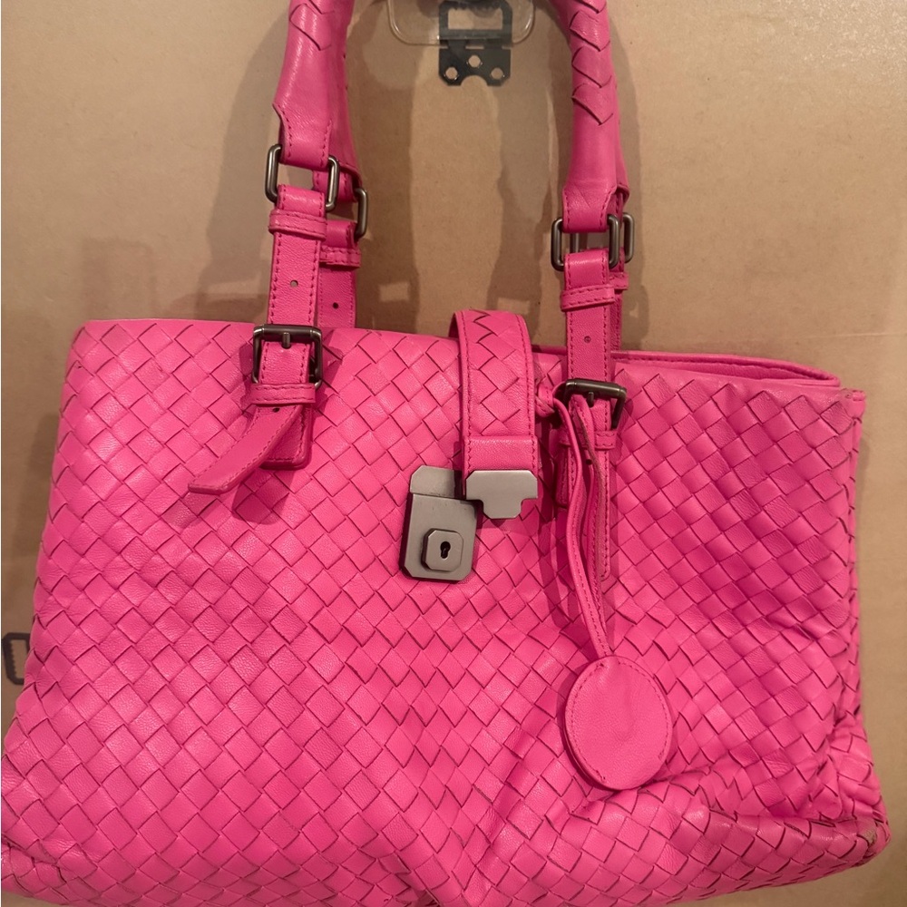 Bottega Veneta Intrecciato Nappa Leather Roma Tote bag in a shock pink